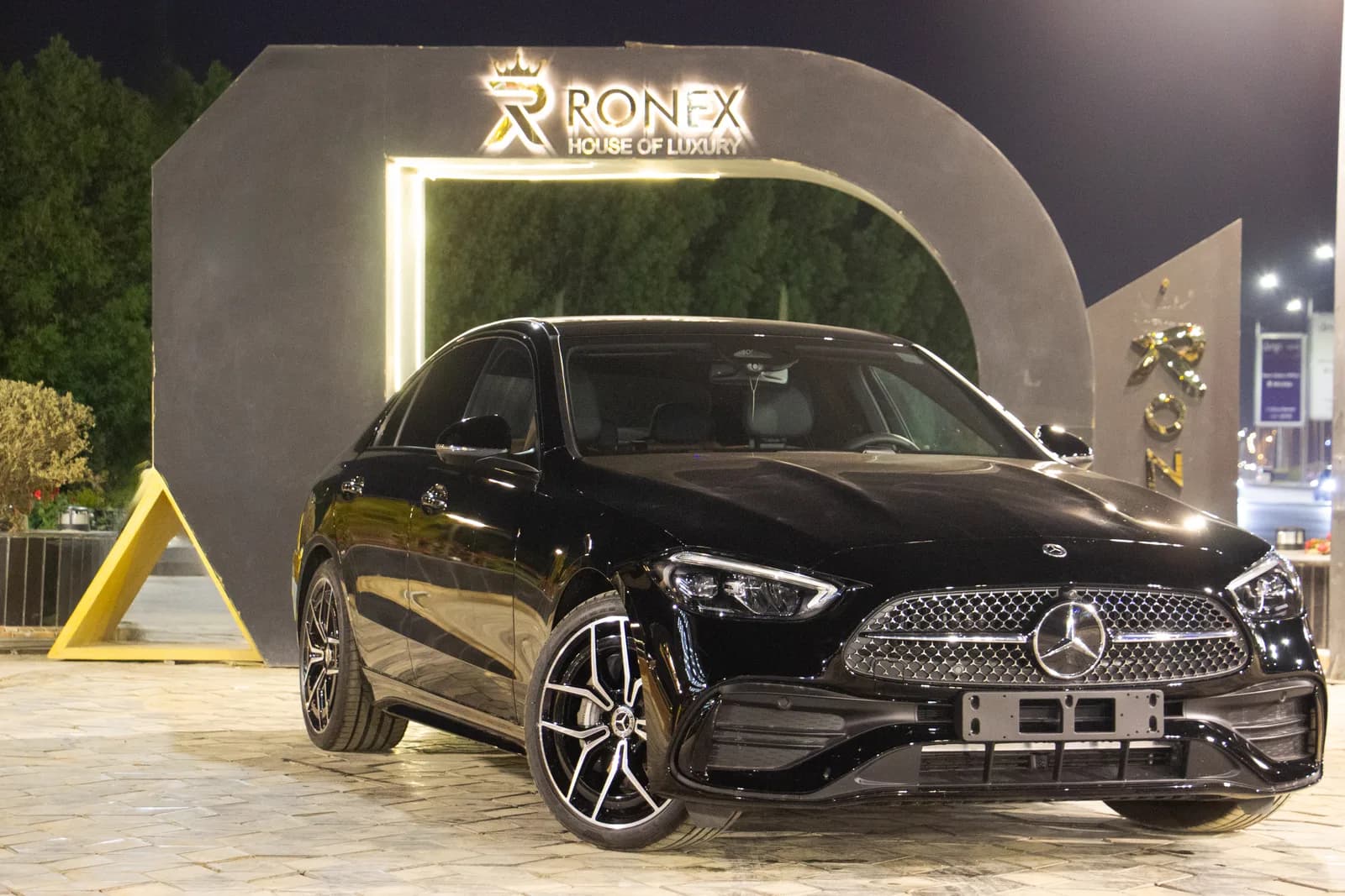 C200 Black