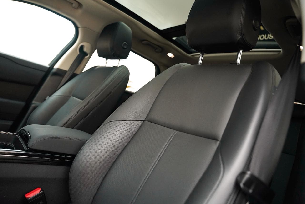 Velar Black